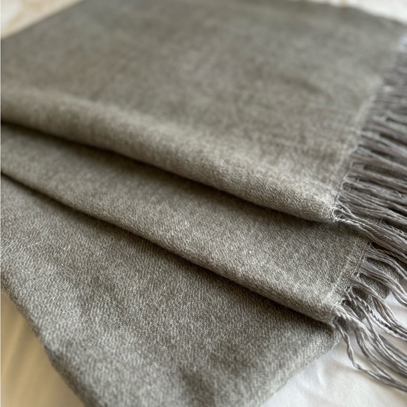 Italian Shaw - Picture 4 of 4